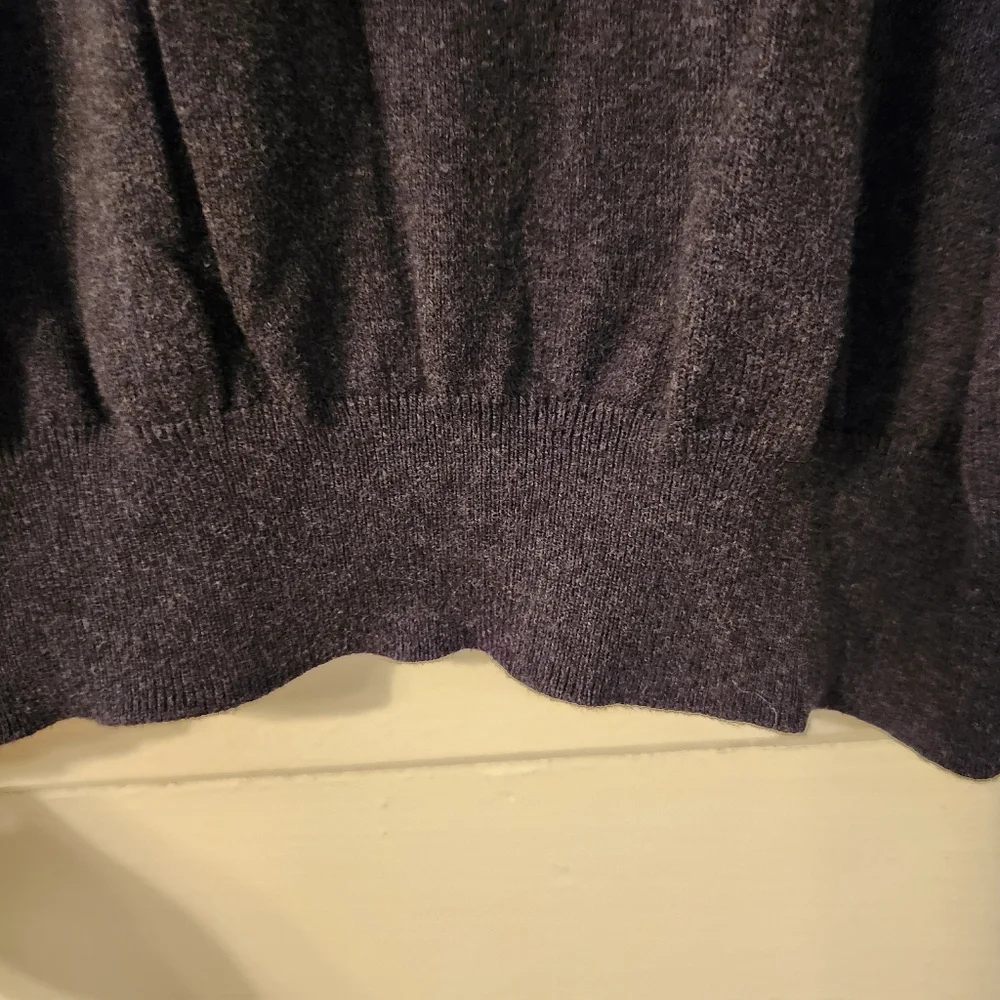 J. CREW Men's Sweater, Dark Gray Cashmere & Cotton, Sz XL, V-neck, Washable EUC